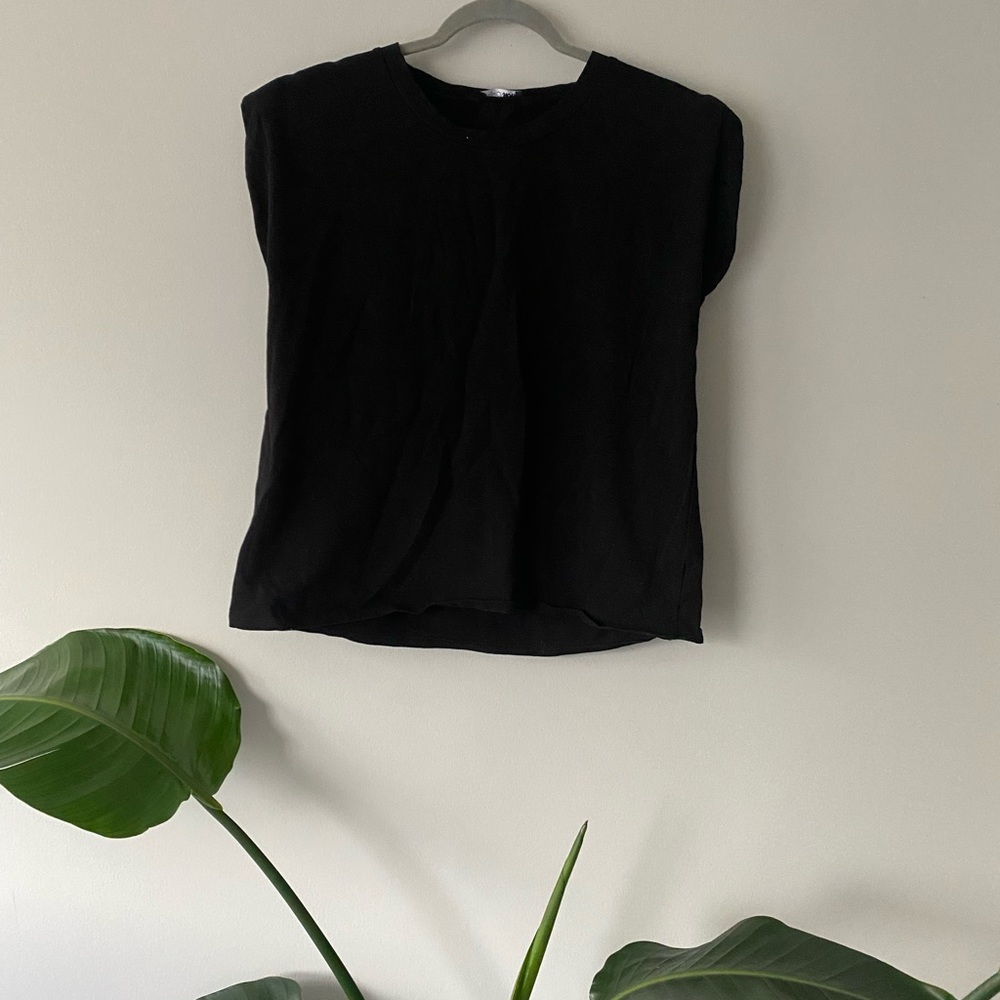 Fashion Nova Shoulder Pad Tees Black/ White Bundle